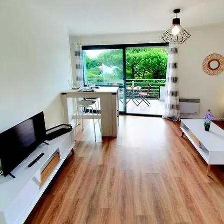 Apartment Lrx-0033 - Grand Studio A Moins D'1km De L'ocean La Rochelle (Charente-Maritime)