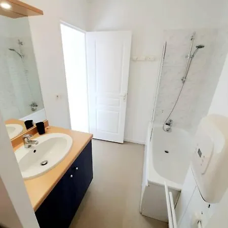 Lrx-0033 - Grand Studio A Moins D'1km De L'ocean * La Rochelle (Charente-Maritime)